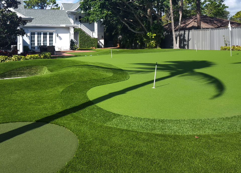 Synthetic Turf Backyard Par 3 Greens